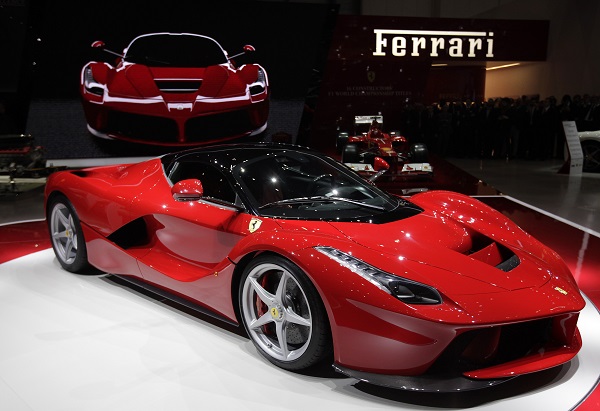 Американец съди Ferrari за отказ да му продаде LaFerrari Американец съди Ferrari за отказ да му продаде LaFerrari